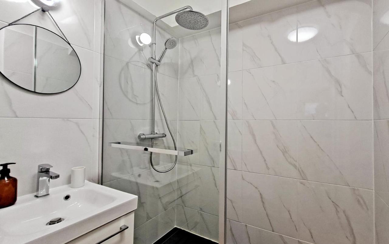 Happy Stay Disney Two - Apartment With Garden & Parking مونتِفرا المظهر الخارجي الصورة